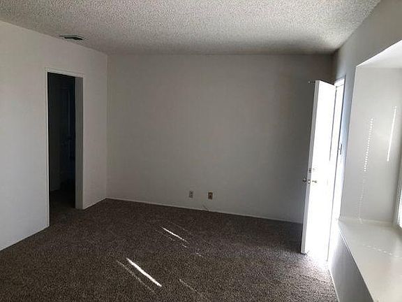 4th image of 14409 Cabell Ave
