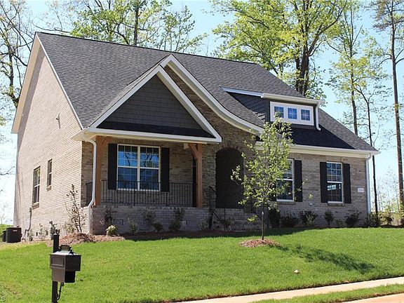3rd image of 1208 Brookview Dr