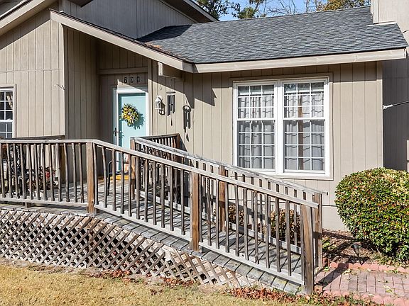 4th image of 701 Leo Drive