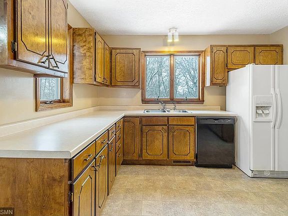 3rd image of 15550 Shieldsville Blvd