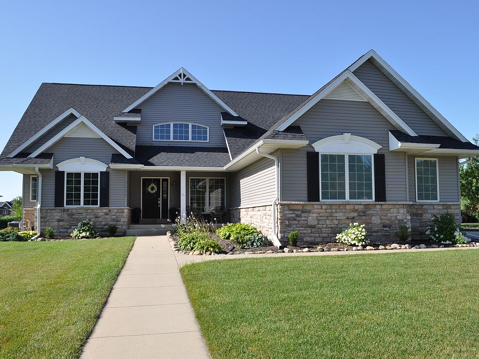 1st image of 3006 Wellington Dr