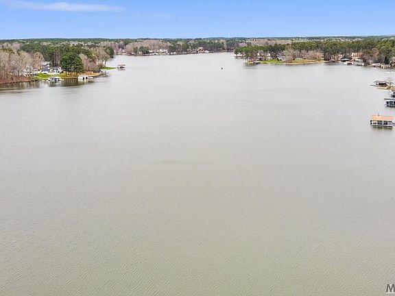 4th image of 9 Country Club Dr