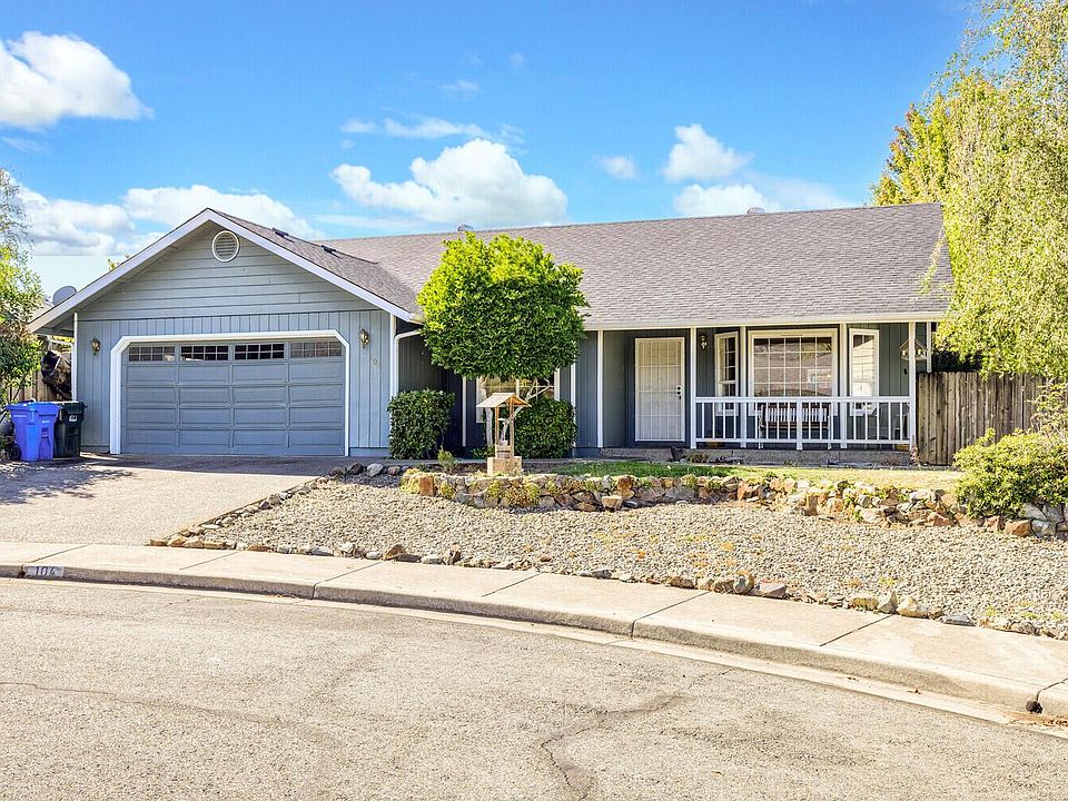 1st image of 104 Sweetbriar Cir