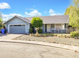 104 Sweetbriar Cir, Grants Pass, OR 97527