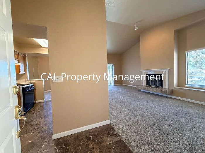 2440 N Main St #F — Photo 6