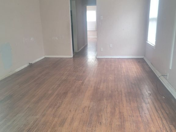 5th image of 330 W NORWOOD CT