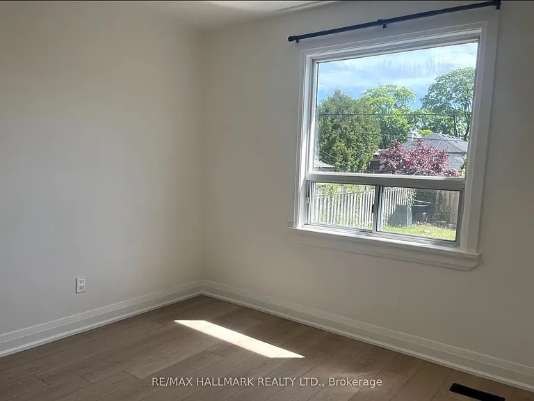 29 Savona Dr — Photo 10