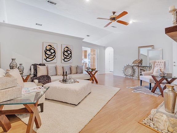 3rd image of 2656 Chumleigh Cir