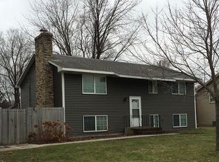 917 Sunkist Pkwy N, Brooklyn Park, MN 55444