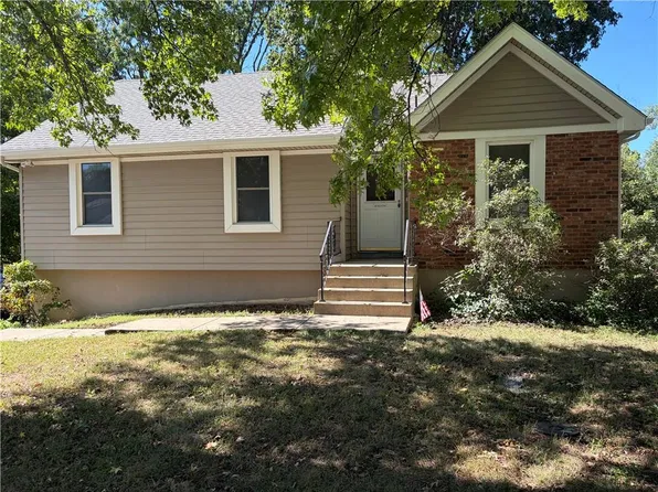 1107 N Cooper St, Olathe, KS 66061