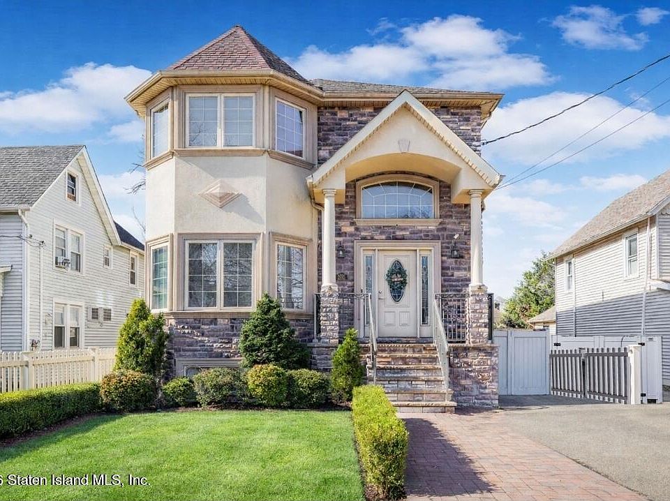 1st image of 252 Barnard Ave