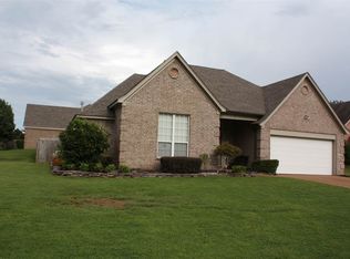 5 Bluffwood Cv, Oakland, TN 38060