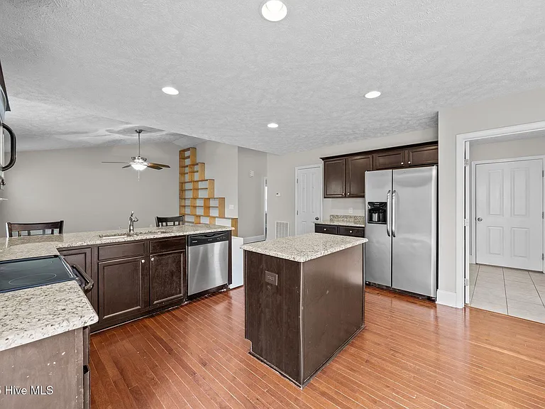123 Lightwater Dr — Photo 18