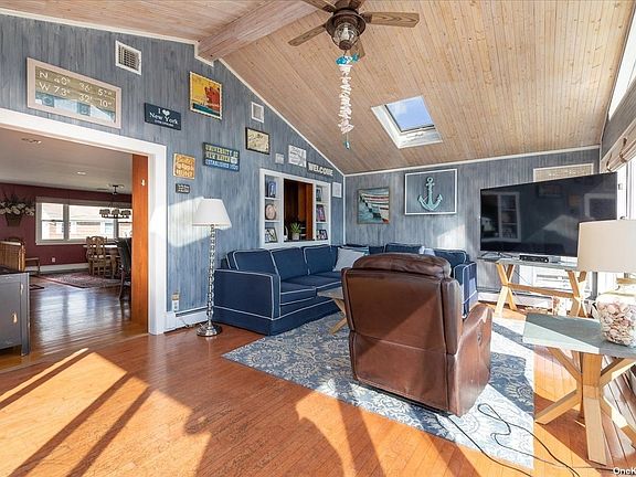 2nd image of 3275 Harbor Ct