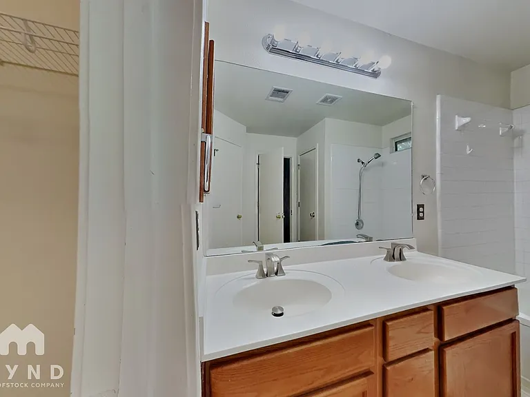 4611 Echo Lake Dr — Photo 9