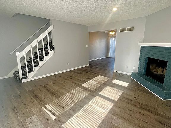 4th image of 401-407 NE Highland Ln #403