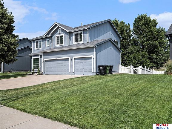 3rd image of 1707 Lakewood Dr