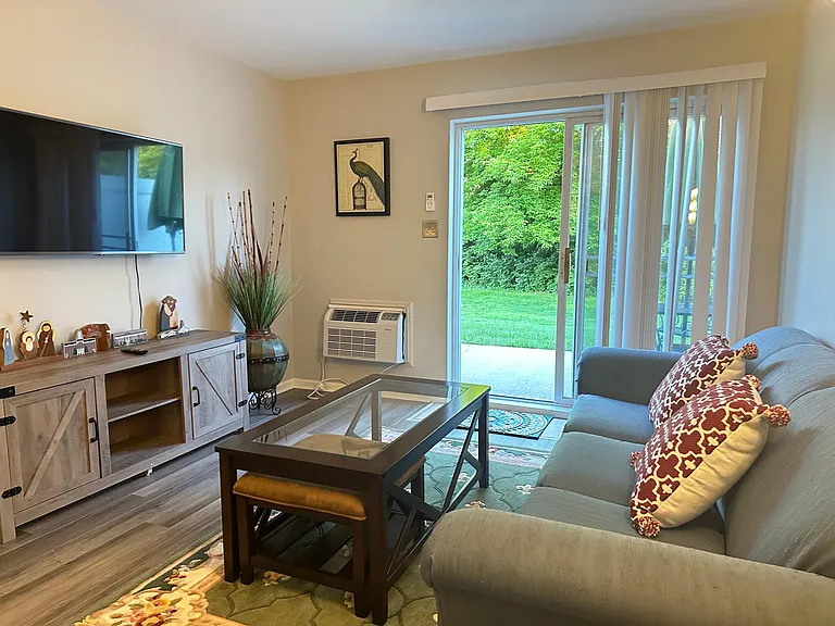 1338 W Wyomissing Ct #F — Photo 15
