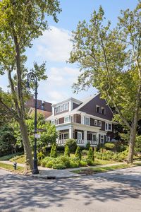 776 E 17th St, Brooklyn, NY, 11230