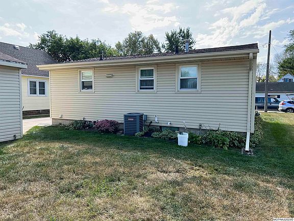 4th image of 684 17th St SE