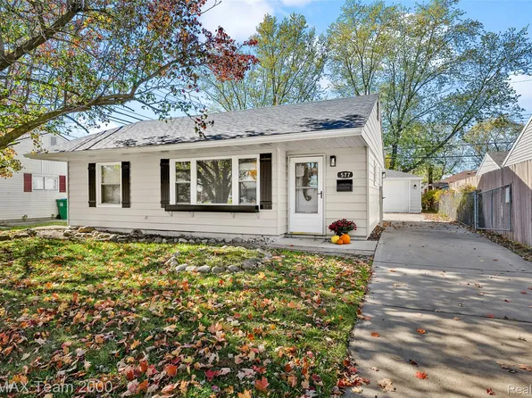 577 Brandt St, Garden City, MI 48135