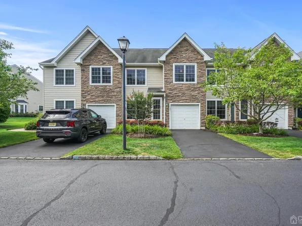 40 Osprey Dr, Old Bridge, NJ 08857