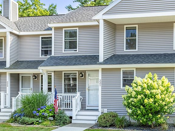 2nd image of 221 Bayberry Hill Ln #221