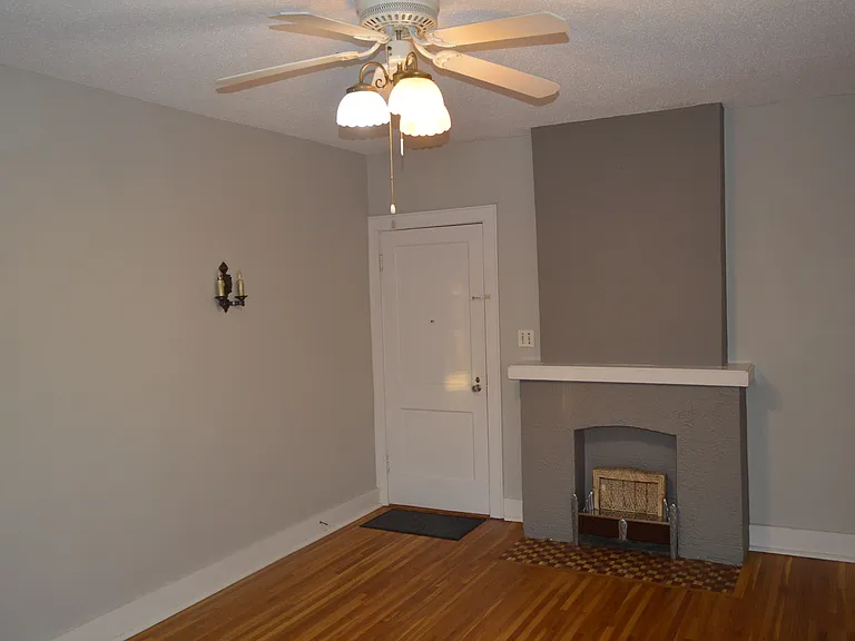 4020 E Elm St #2 — Photo 2