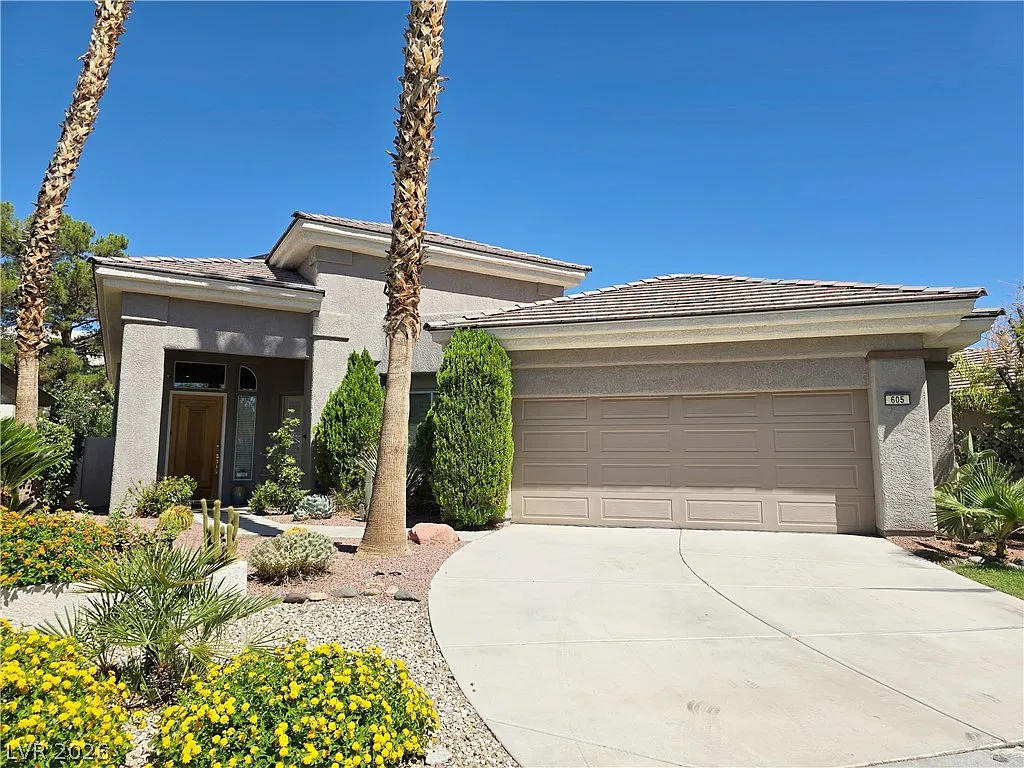 2 bed, 2.5 bath, 2613 sqft, $3,040 — Photo 2