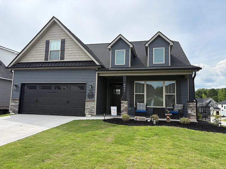 6042 Peregrine Ln — Photo 1