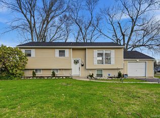 2903 Sipp Avenue, Medford, NY