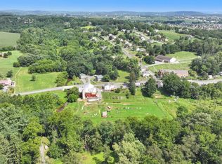 330 N Clay Rd, Lititz, PA 17543