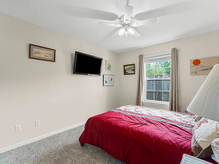 2624 Avondale Ct — Photo 22