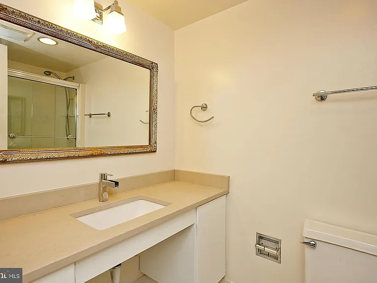 8360 Greensboro Dr #922 — Photo 18