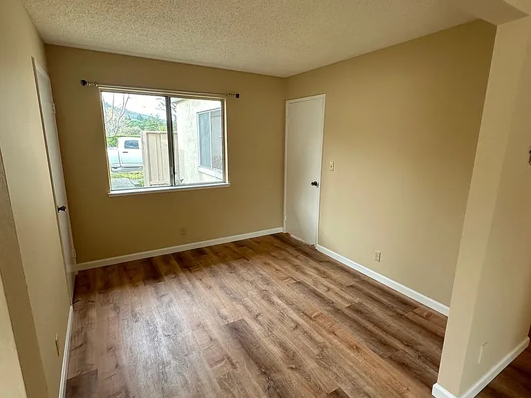 30 Long Creek Cir — Photo 3