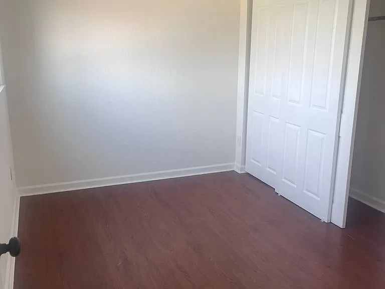 870 Palm Cir — Photo 8