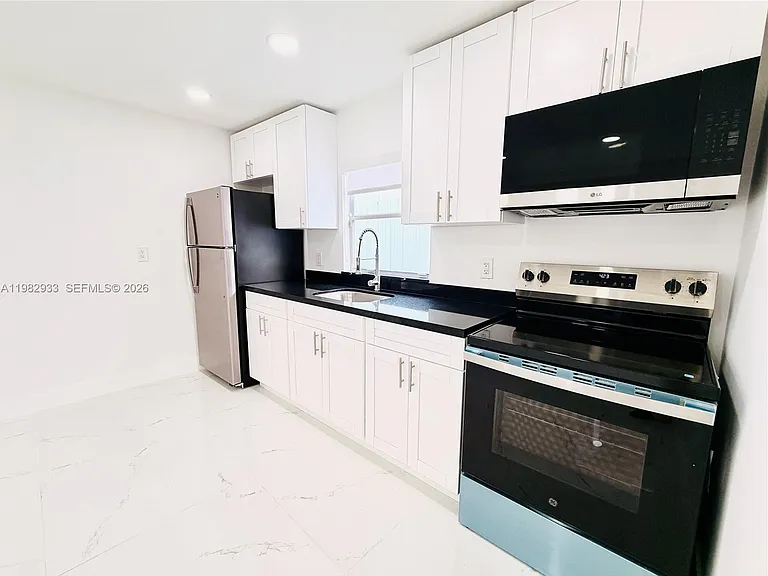 3354 NW 50th St #3 — Photo 6