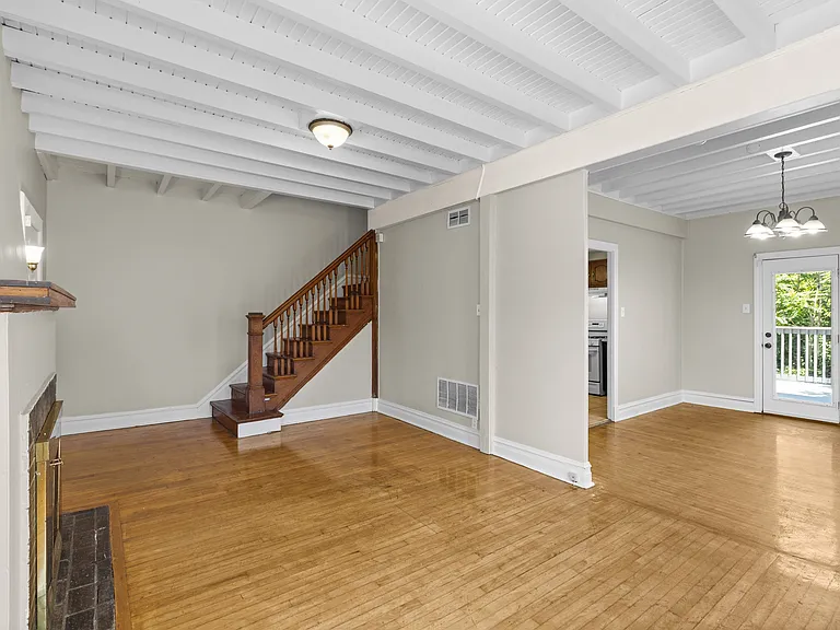 6927 Raymond Ave — Photo 10