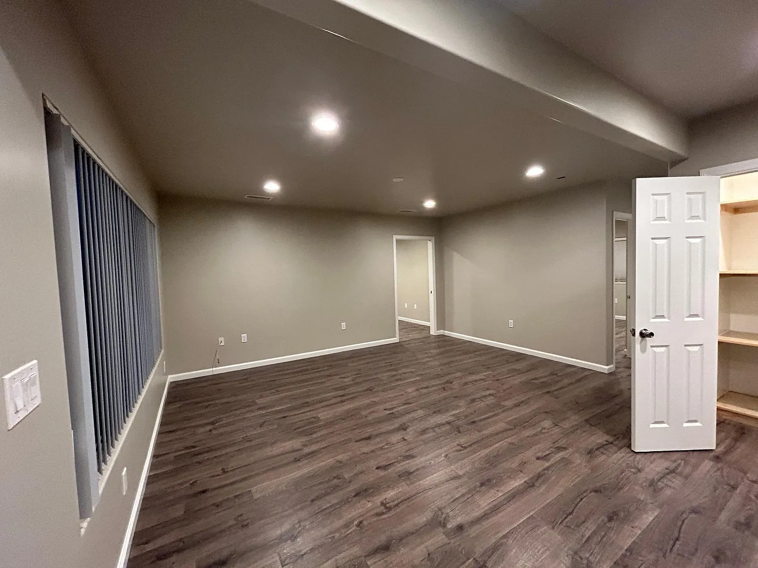 3 bed, 1.5 bath, 1025 sqft, $3,635 — Photo 3