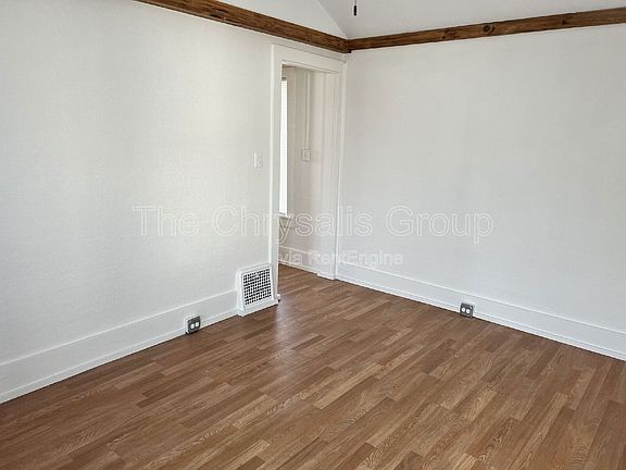 3rd image of 537 1/2 Bucklin St