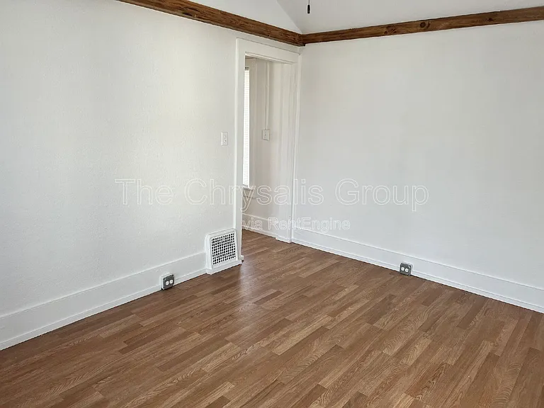 537 1/2 Bucklin St — Photo 3