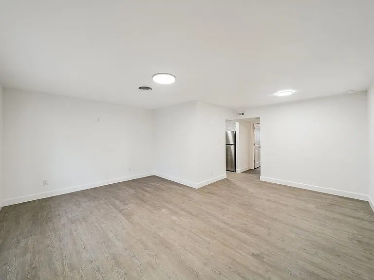 The Elms by ONYX *UNDER NEW MANAGEMENT* Now Offering FREE Prorated Rent! — Photo 21
