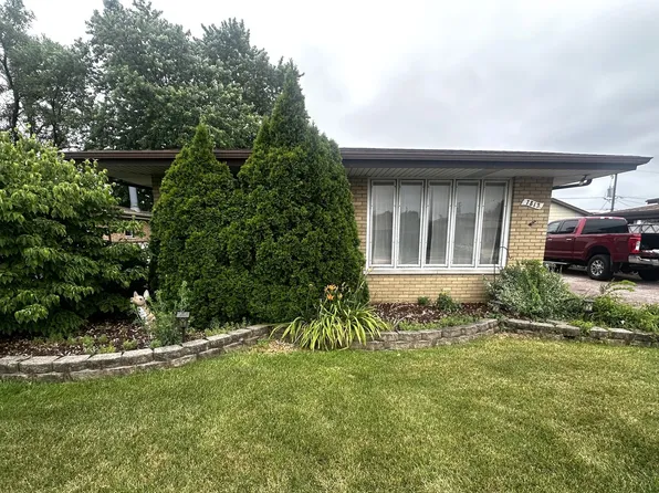 7813 W 80th St, Bridgeview, IL 60455