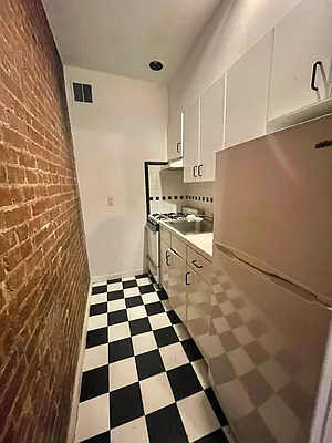 Rented by CitySites Real Estate Group | media 8