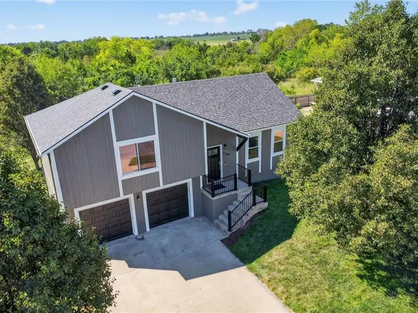 32059 W 172nd St, Gardner, KS 66030