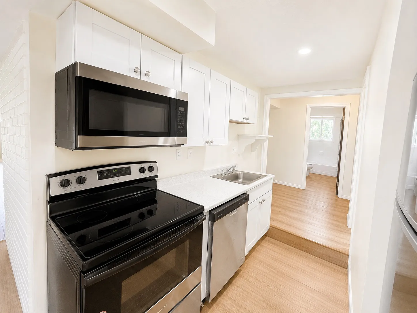 2 bed, 1200 sqft, $1,650 — Photo 4