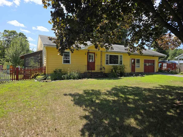 10 Clark Street, Springfield, VT 05150