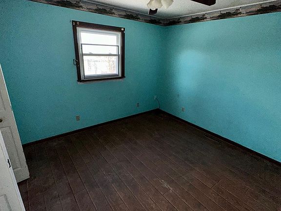 5th image of 1312 Skyline Cir