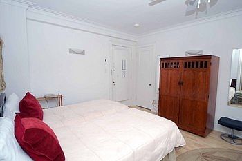 4th image of 1028 E Juneau Ave APT 730