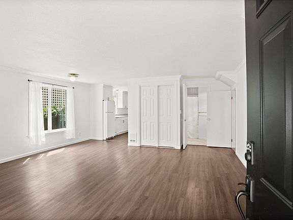 4th image of 1214 Yakima Ave #A